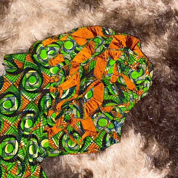 Custom African print, stunning two piece set with belt great condition - Picture 5 of 7